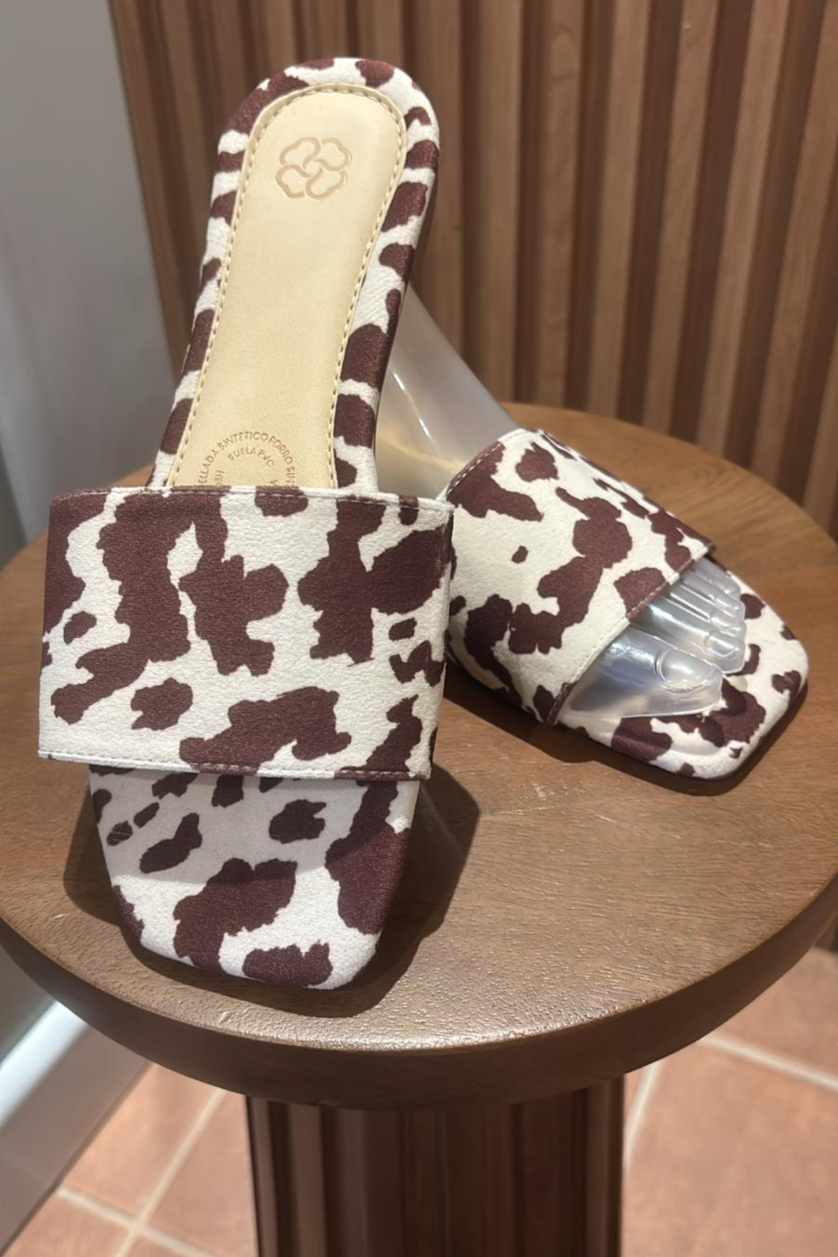 ZANDALIA FLAT VACA